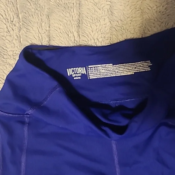 Victoria's Secret Knock Out Workout Tights Medium - Picture 3 of 3